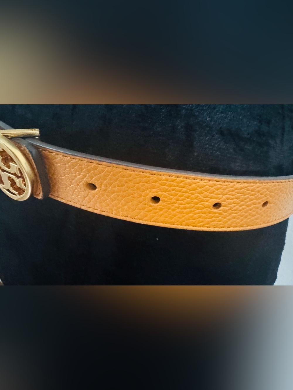 Tory Burch 1’ Miller Double T Logo Reversible Tan Gray Leather Belt, size M 41’ - Picture 2 of 8